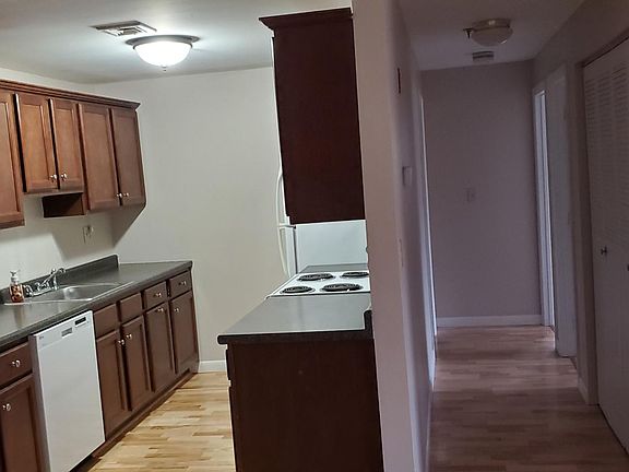 Kitchen - hallway to Bedrooms