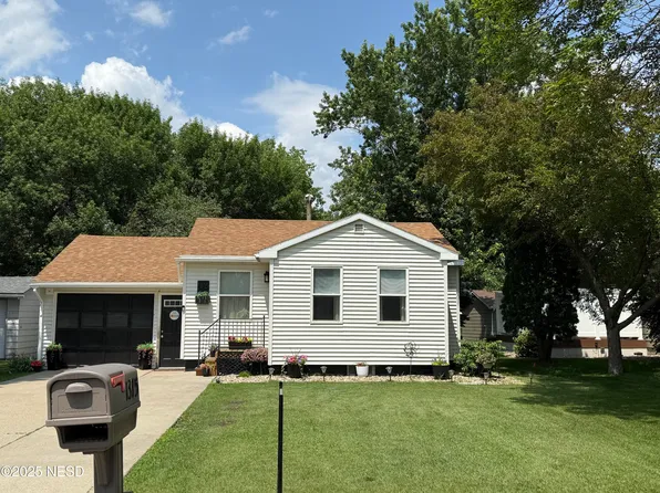 1315 1st Ave SE, Watertown, SD 57201