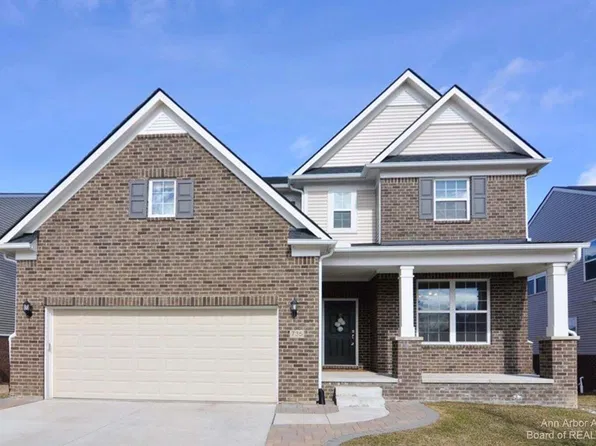735 Groveland Cir, Ann Arbor, MI 48108