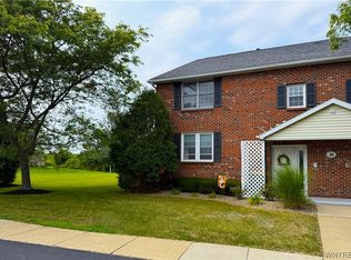 25 Crownview Ter APT D, Hamburg, NY 14075