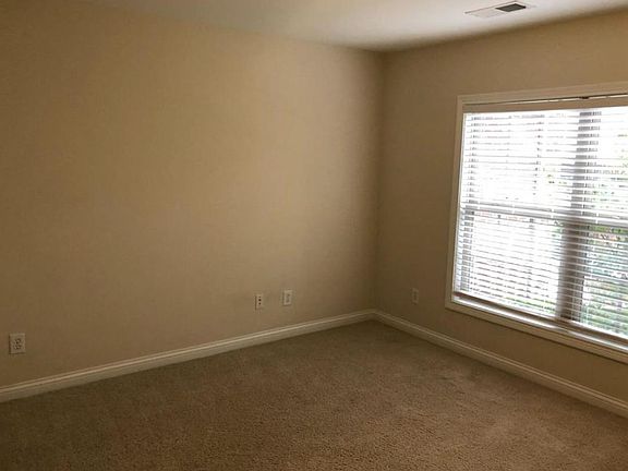 3rd image of 3329 Beaumont Centre Cir