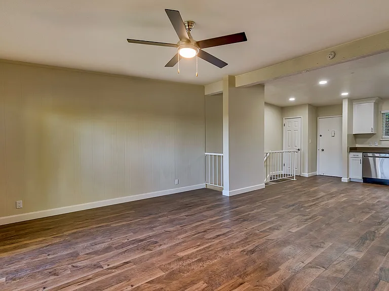 Madera Valley Apartments — Photo 30