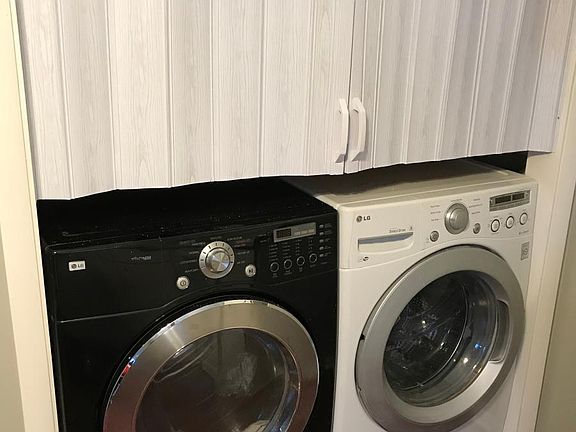 5th image of 835 Richard St Unit C