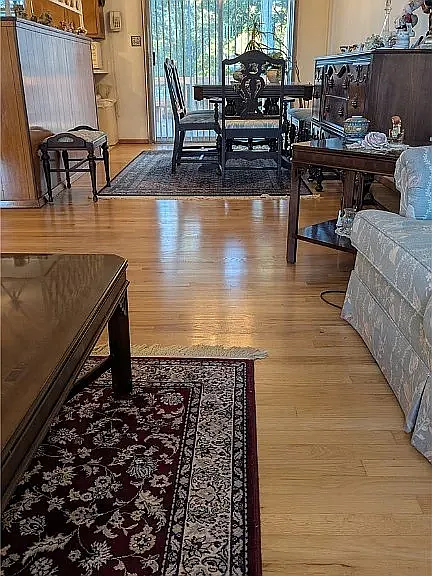 4 bed, 1976 sqft, $2,650 — Photo 4