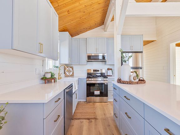 4th image of 2772 Red Willow Rd Unit 601