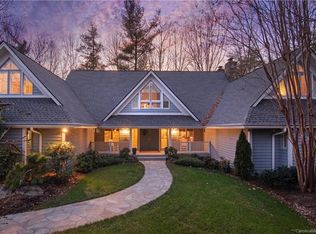 202 W Chimney Xing, Hendersonville, NC 28739