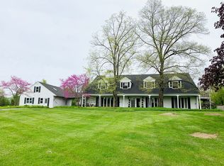 81 Brinker Rd, Barrington, IL 60010