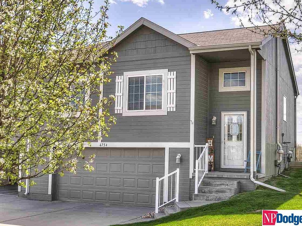 1st image of 6754 S 191st Ave