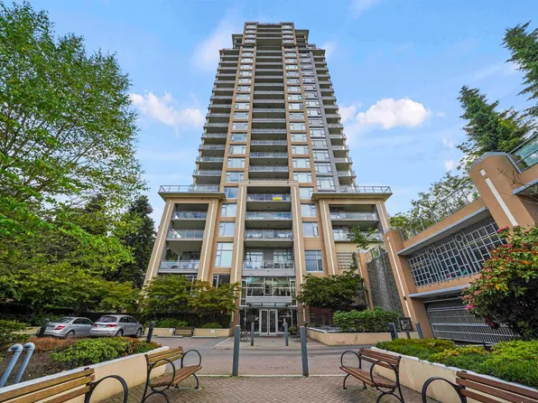 280 Ross Dr #806, New Westminster, BC V3L 0C2