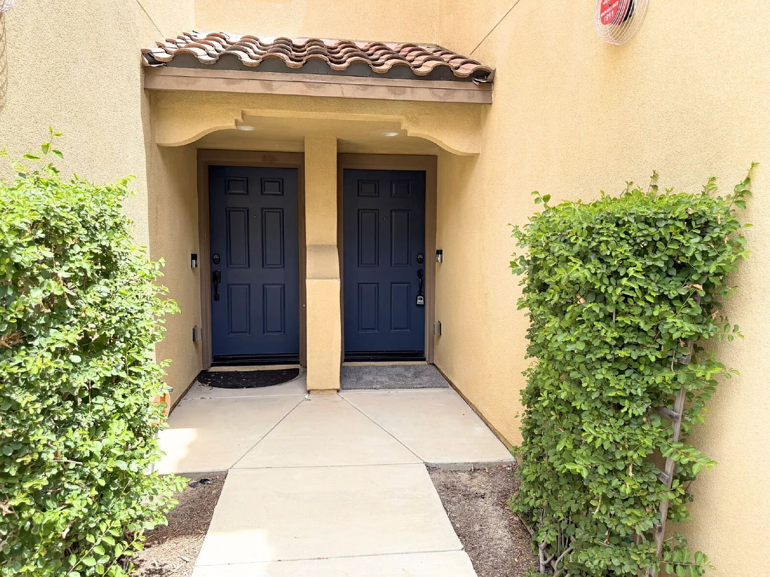 4 bed, 2330 sqft, $3,900 — Photo 2