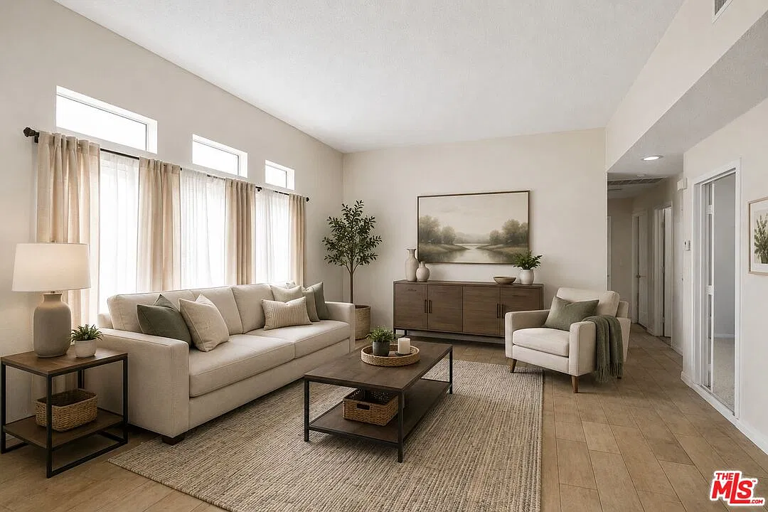 3 bed, 2.0 bath, 1125 sqft, $3,200 — Photo 4