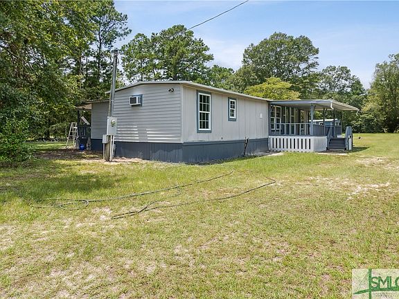 4th image of 2486 Constance Road