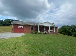 7701 Crag Rd, Meadow Bridge, WV 25976