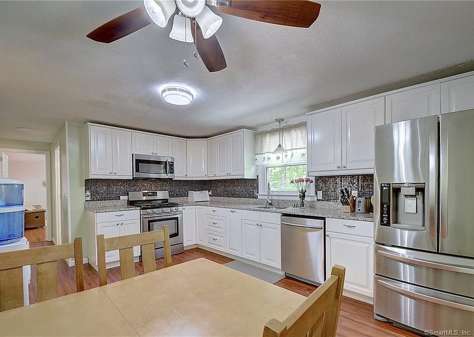1st image of 215 E Opal Dr