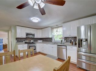 215 E Opal Dr, Glastonbury, CT 06033