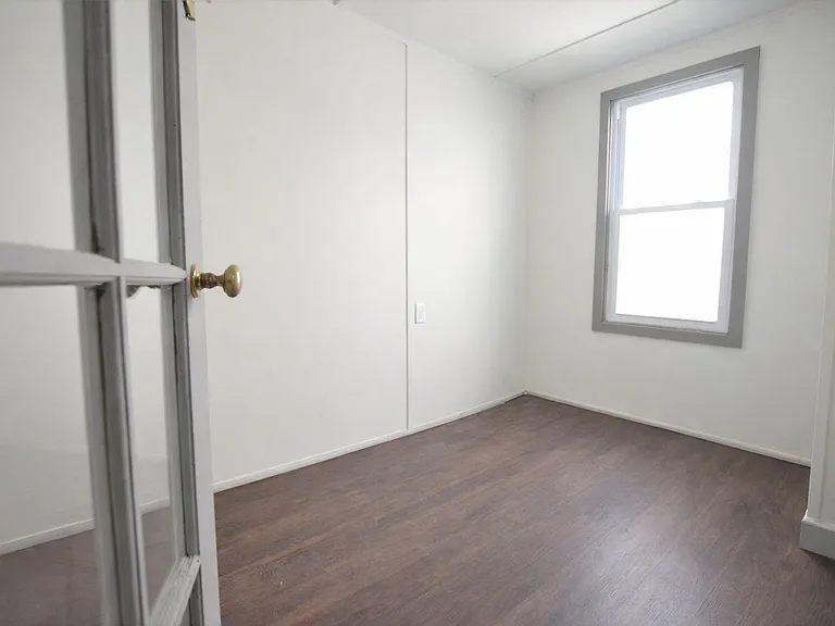 306 Bryant Ave — Photo 13