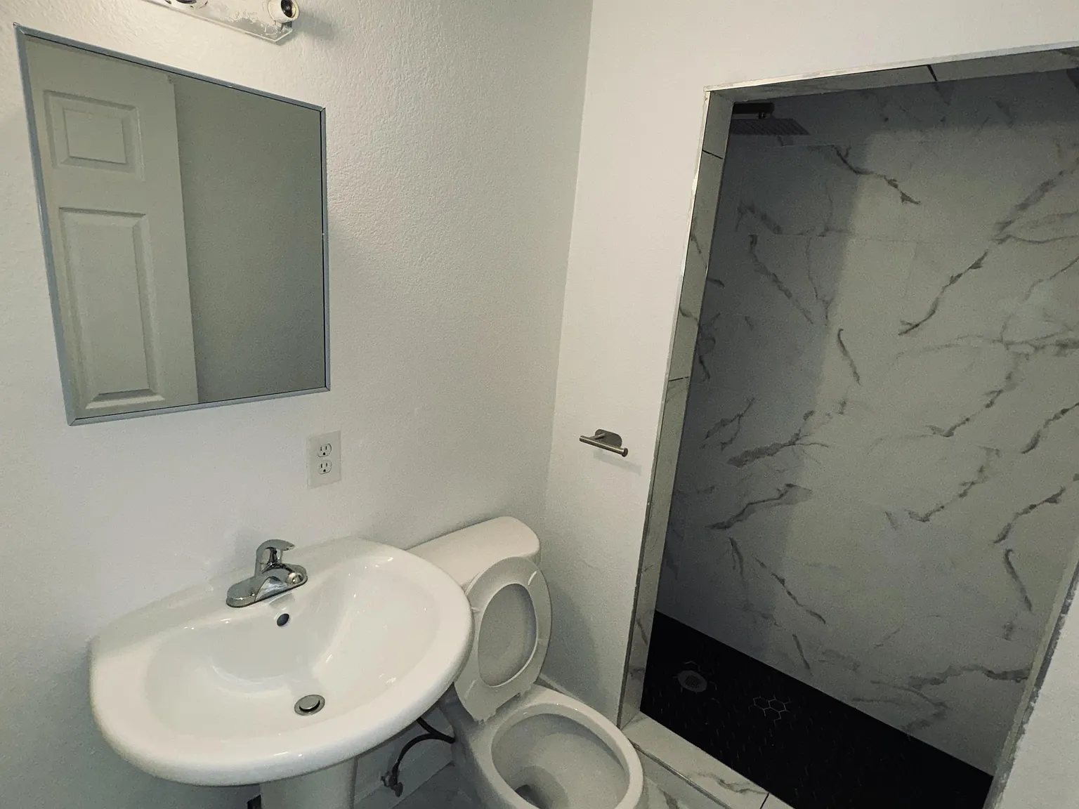4 bed, 6.0 bath, 2988 sqft, $1,087 — Photo 3