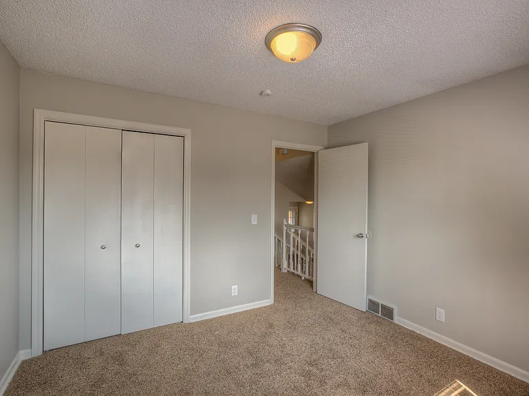 3307 S 133rd St — Photo 15
