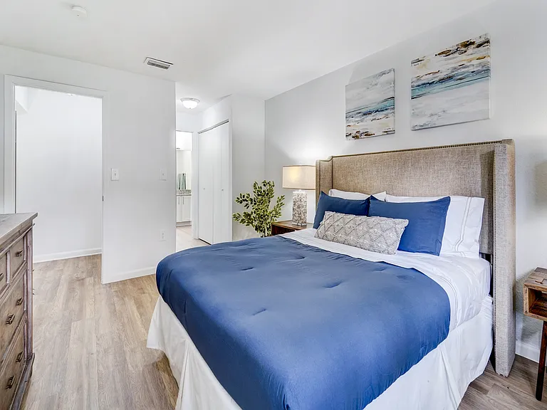 Emerald Palms Apartment Homes — Photo 14