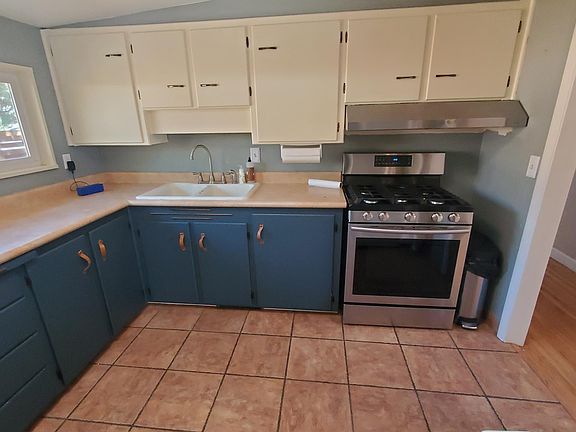 2nd image of 3613 Colorado Ct NE