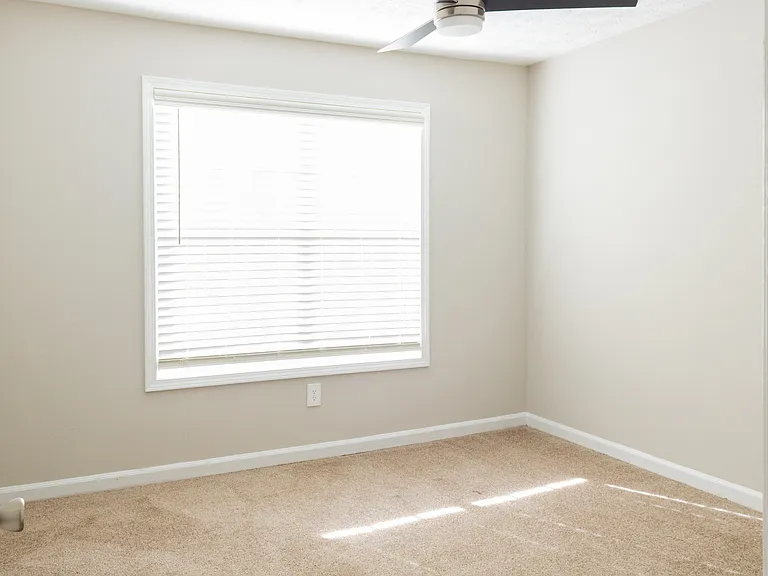 Twin Springs Apartments — Photo 32