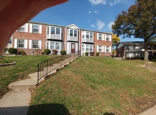 611 Thunderbird Ct APT A, Chesterfield, MO 63017