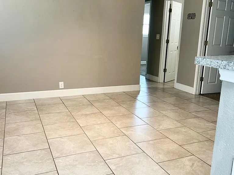 733 SW Sunnybrook Dr — Photo 7