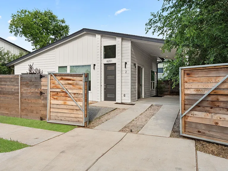6201 Caddie St #2 — Photo 4