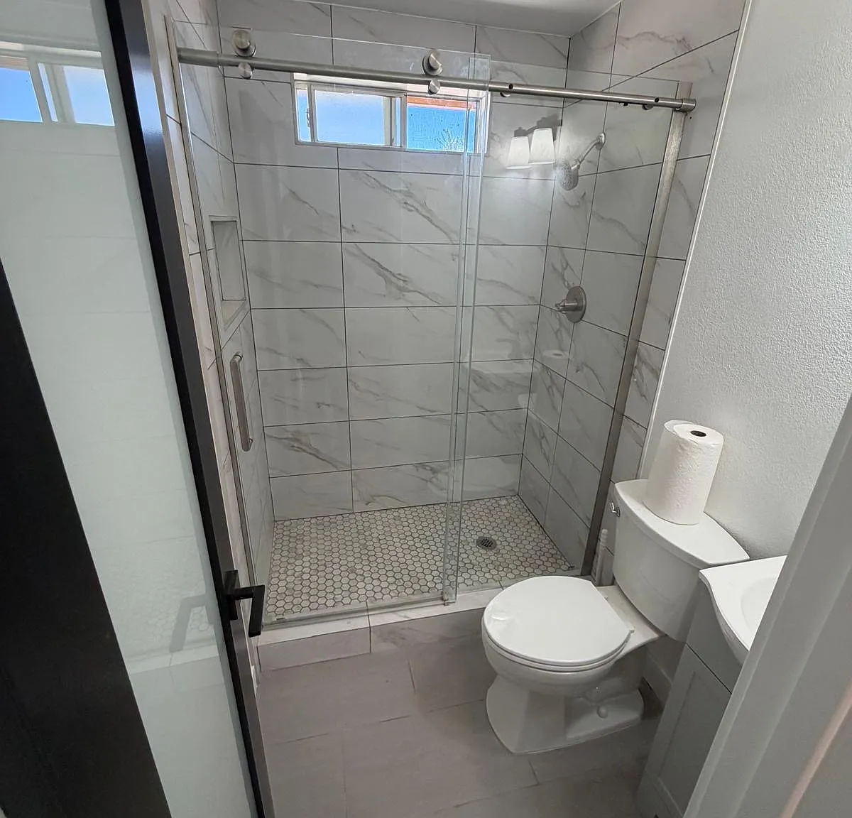 2 bed, 667 sqft, $3,400 — Photo 4