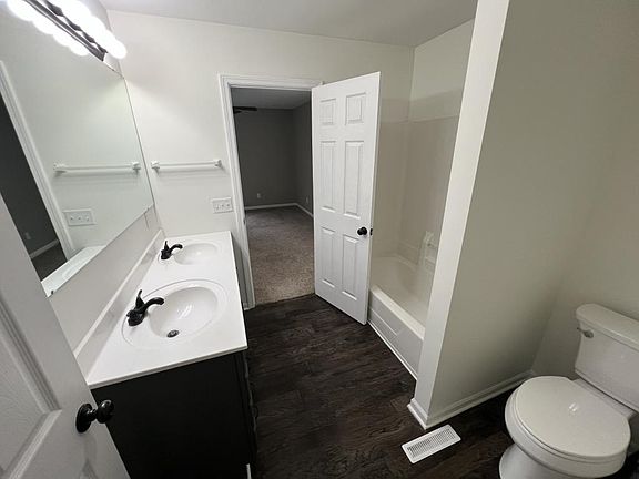 4th image of 420 Godman St