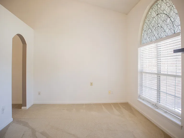 2034 Belhaven Dr — Photo 5