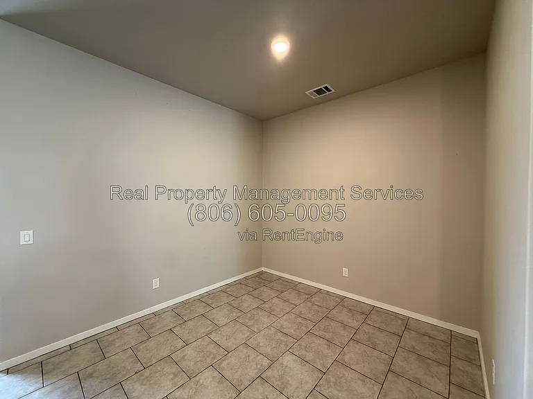 2709 Wausau Ave — Photo 4