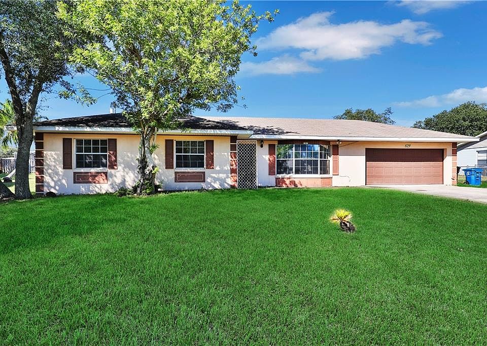 1st image of 829 Blackwood Dr