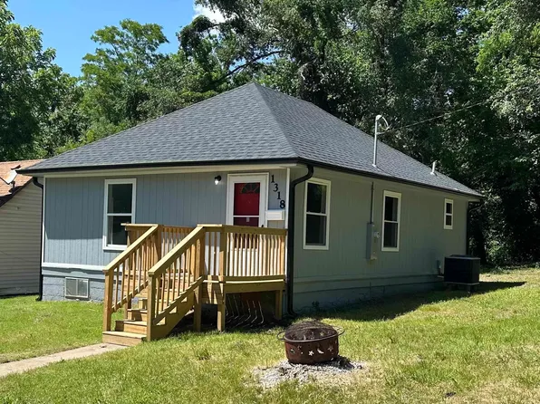 1318 Clinton St, Lexington, MO 64067