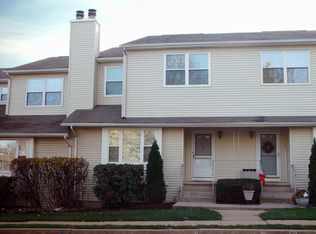 10 W Lake Ct, Somerset, NJ 08873