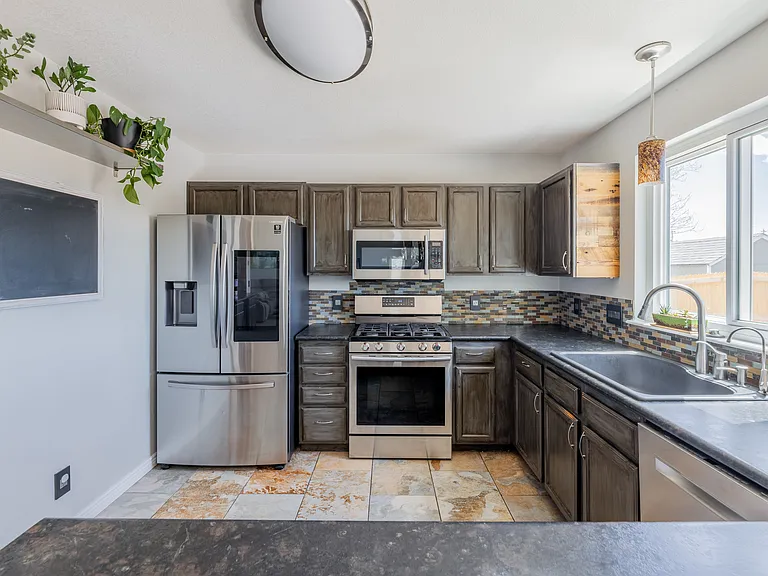 4722 Sutton St — Photo 15