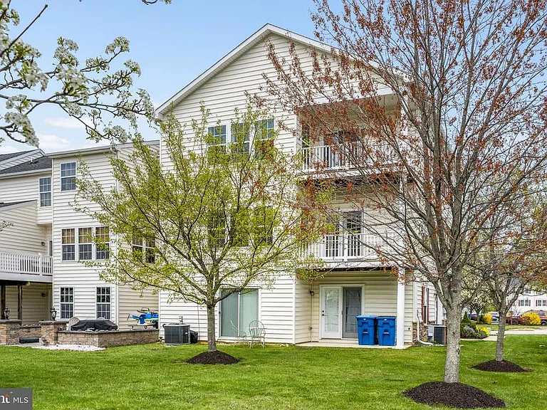 202 Bardel Dr #202 — Photo 26