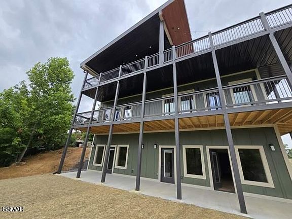 4th image of 804 Crestwood Ln