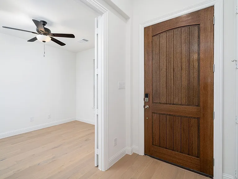 2600 Chester Dr — Photo 5