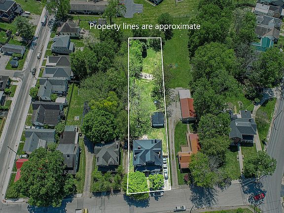 3rd image of 119 W 12th St