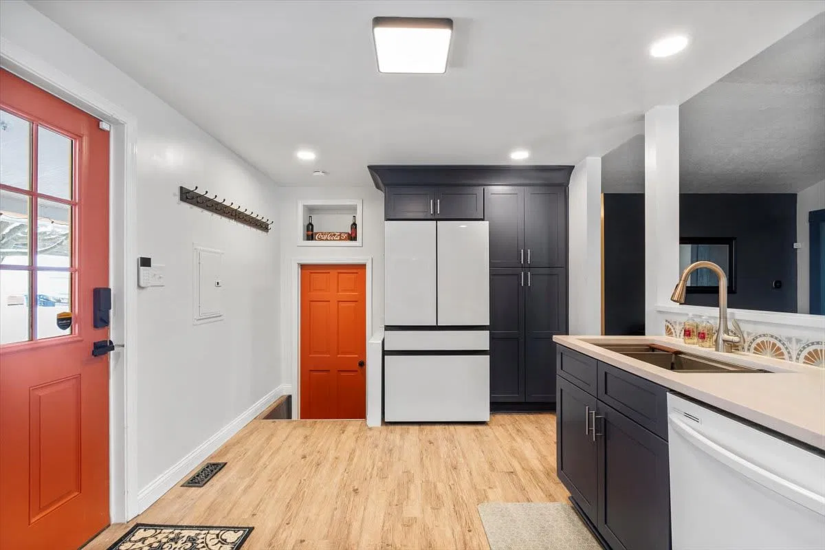 3 bed, $3,500 — Photo 4