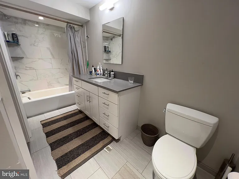 2126 Locust St #1R — Photo 38