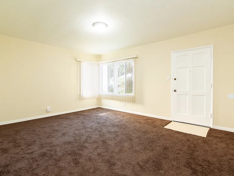 323 N 1st St #323 — Photo 3
