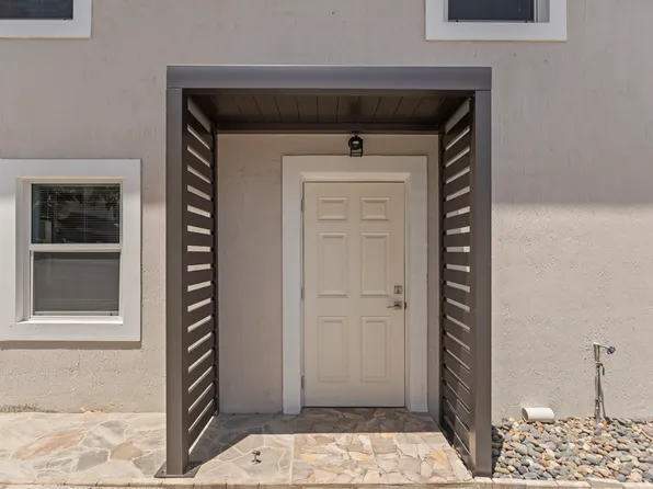 2030-2032 NE 2nd St, Deerfield Beach, FL