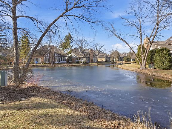 4th image of 26 Lake Ridge Club Dr