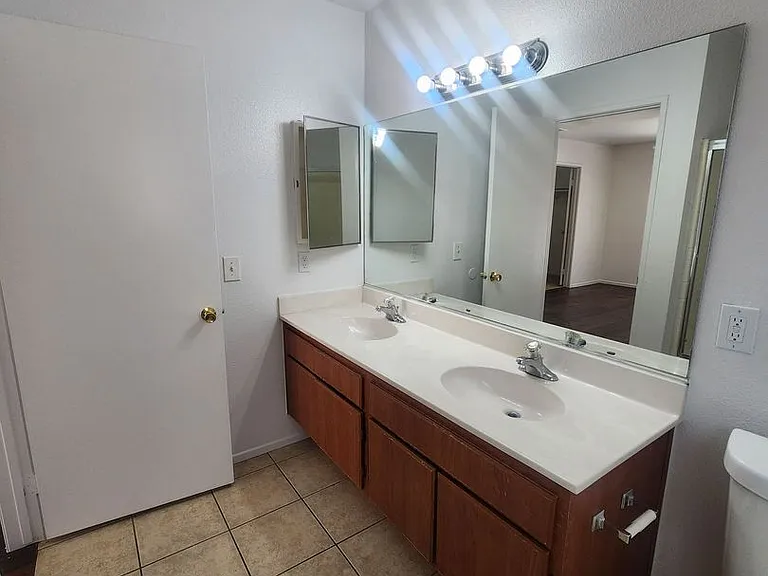 5930 Regino Ave — Photo 15