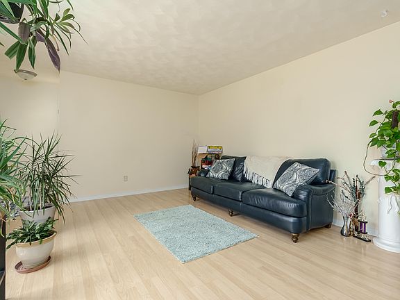 4th image of 6381 Plainfield Ave