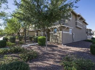 927 S Hawk Ln, Gilbert, AZ 85296