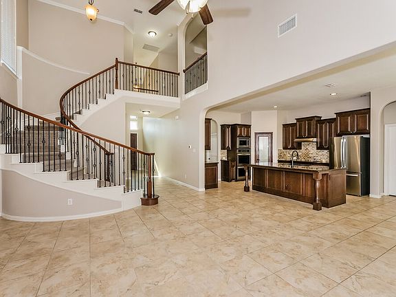 5th image of 261 Brookdale Dr
