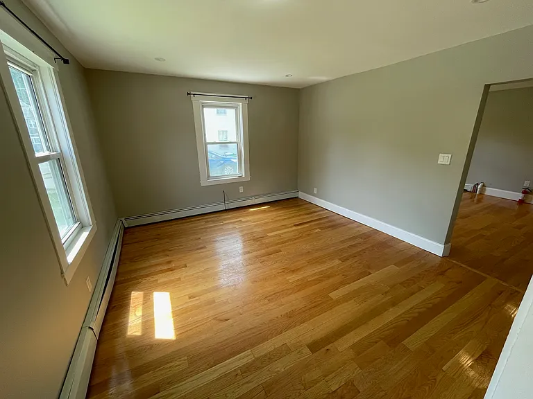 33-35 Wilson St — Photo 3